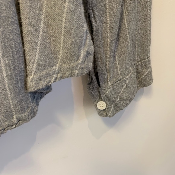 Thread & Supply button down size M - Picture 3 of 5